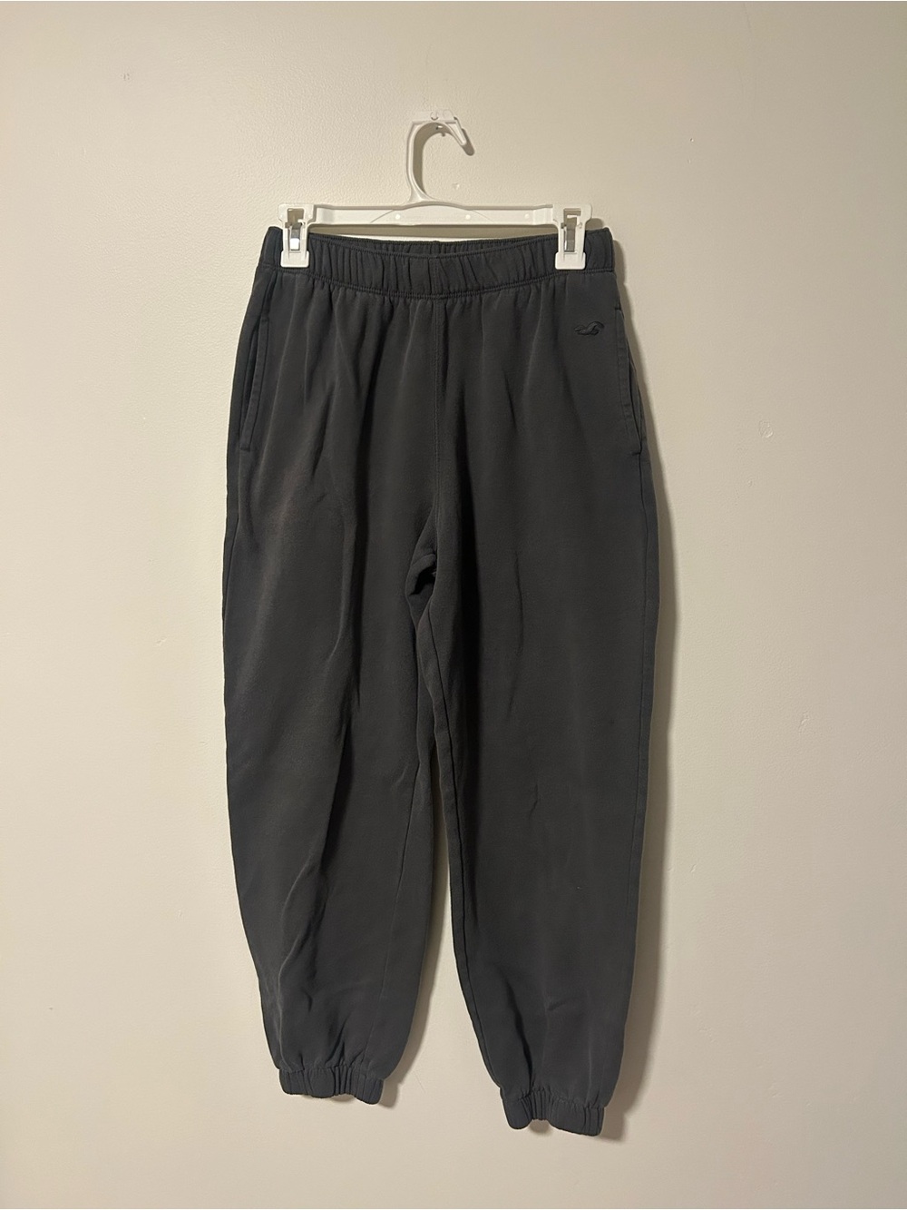 Hollister Women’s Black Elastic-Waist Jogger Pants